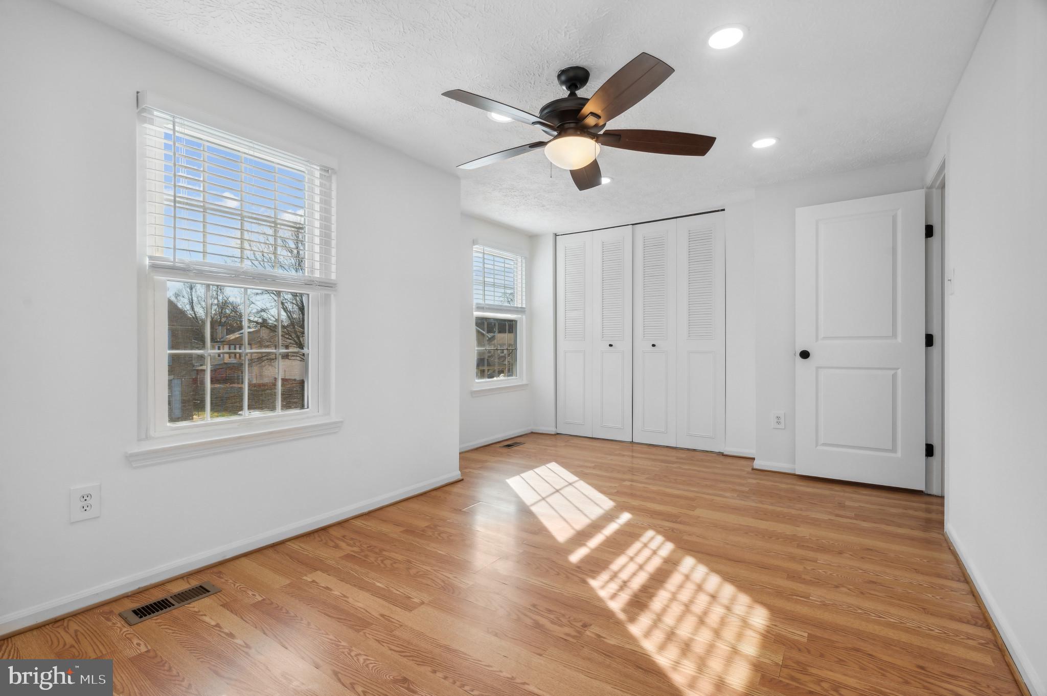 INDIAN CREEK VILLAGE - Residential Lease