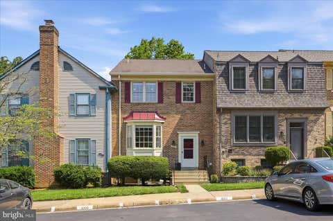 Photo of 2738 Shawn Leigh Dr, VIENNA, VA 22181 (MLS # VAFX2317366)