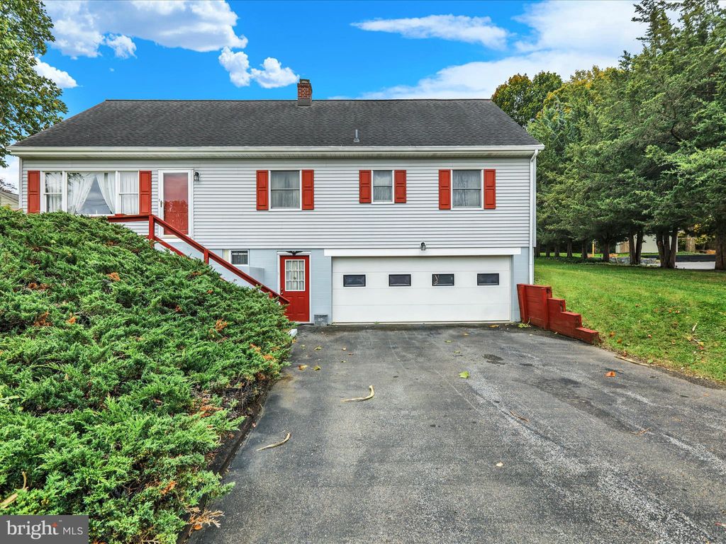Photo of 2 Bunny Lane, WILLOW STREET, PA 17584 (MLS # PALA2078312)
