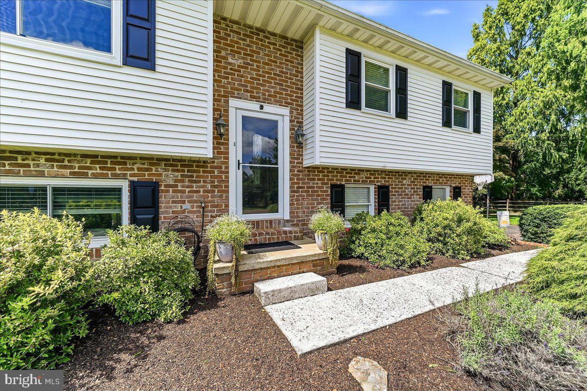 894 LEWISVILLE ROAD