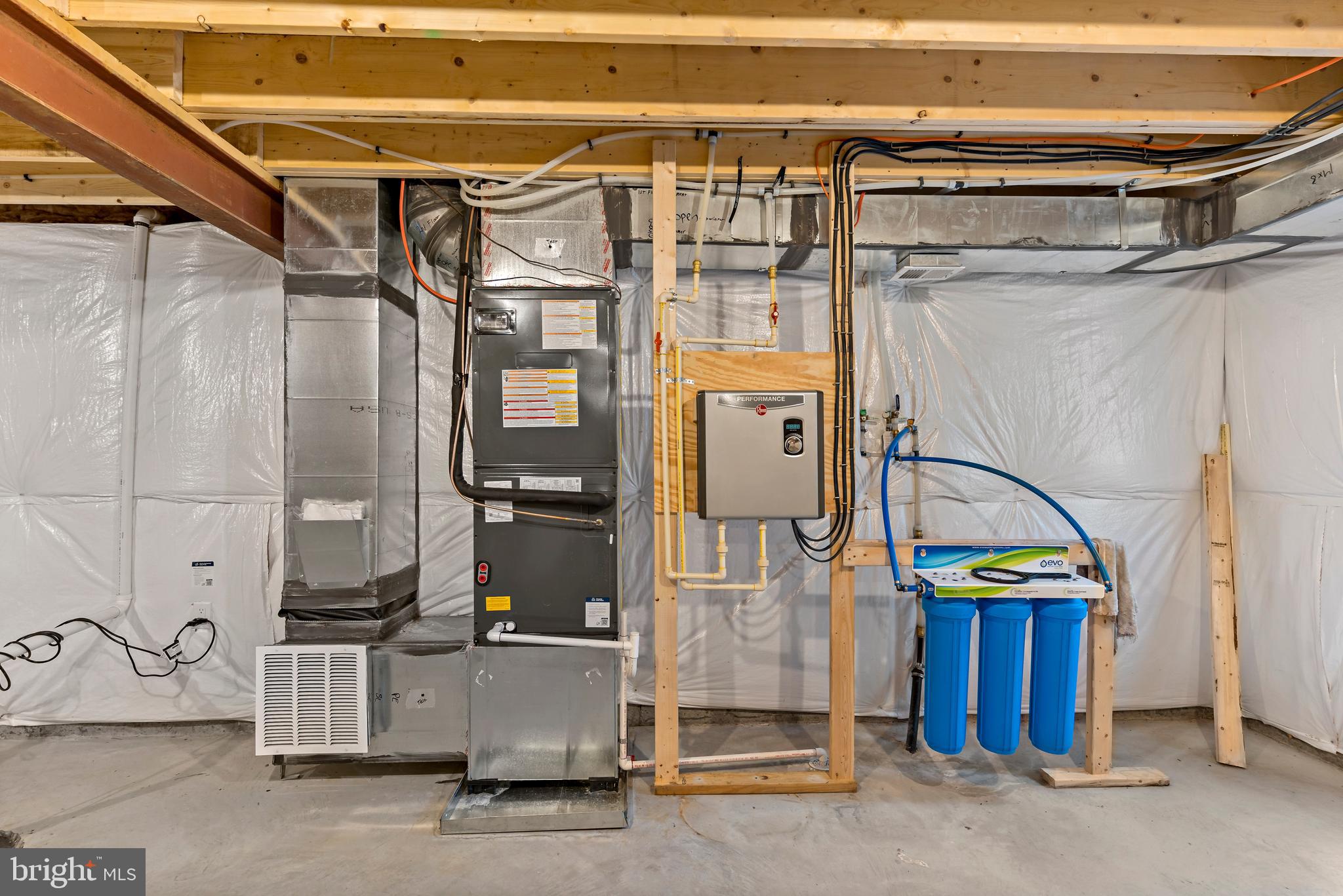 CARDINAL POINTE - Residential