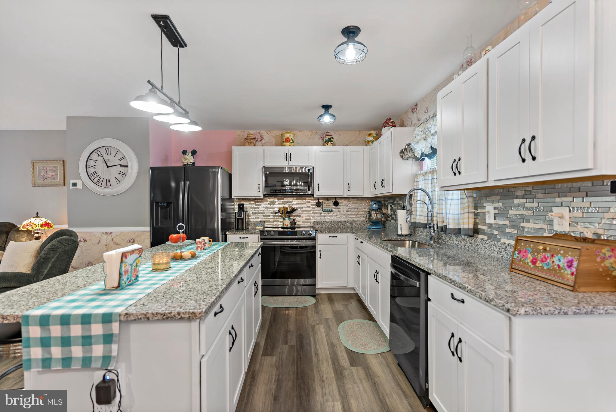 CARDINAL POINTE - Residential