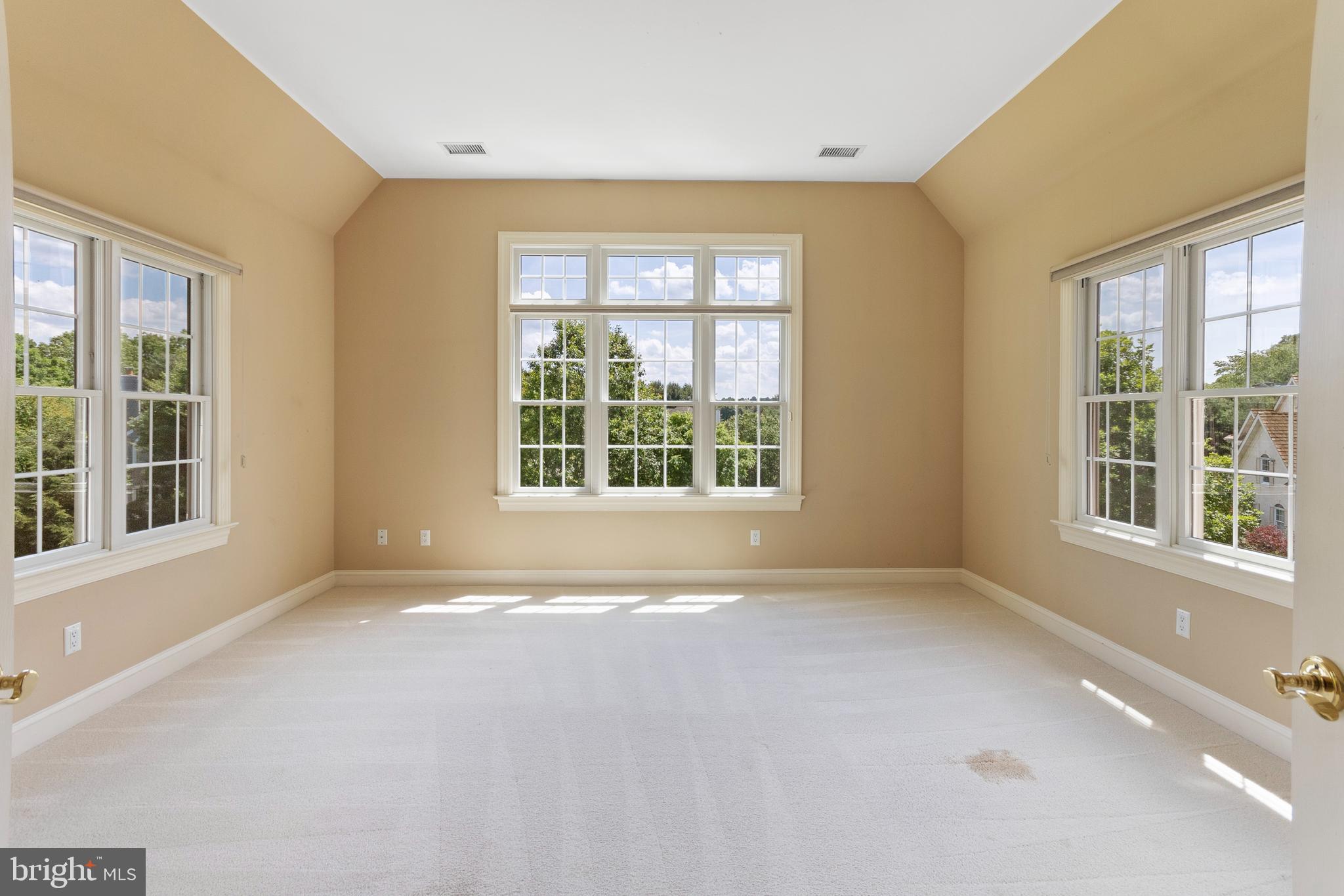 MEETINGHOUSE - Residential