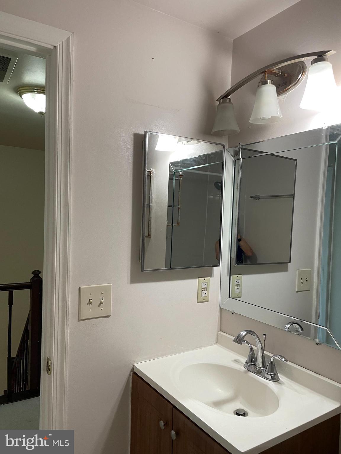 OAKLEIGH - Residential Lease