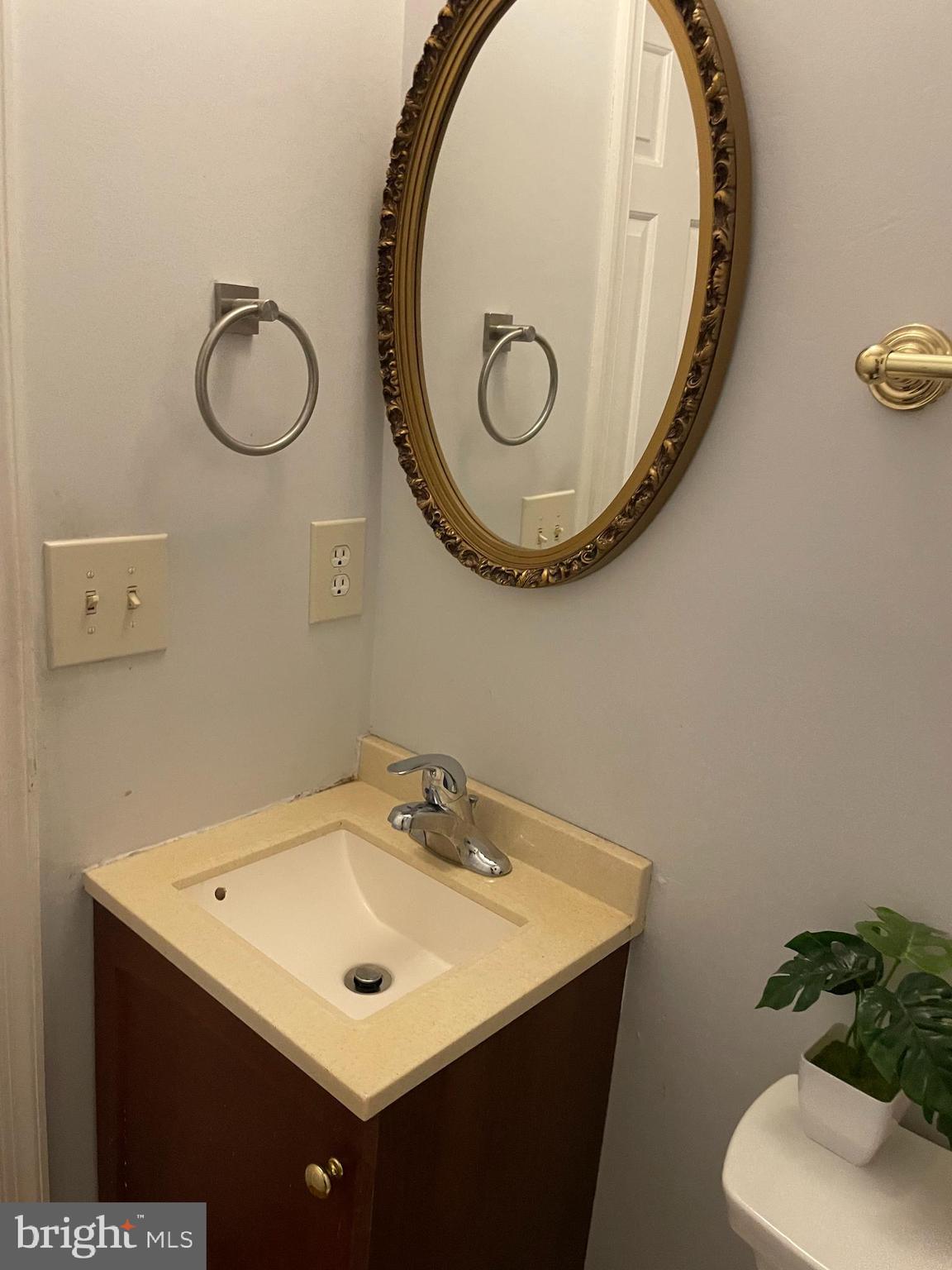 OAKLEIGH - Residential Lease