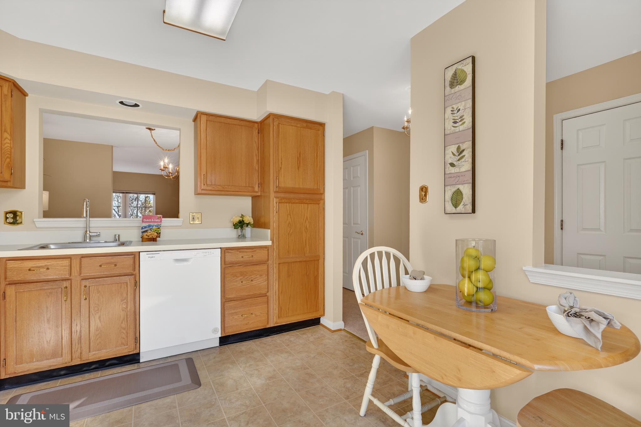 45590 WHITCOMB SQUARE