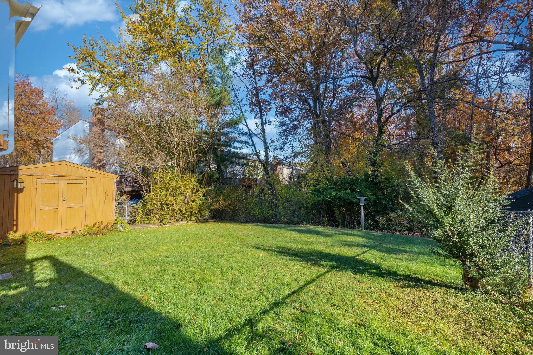 TOWN & COUNTRY APARTMENTS CARNEY - Residential