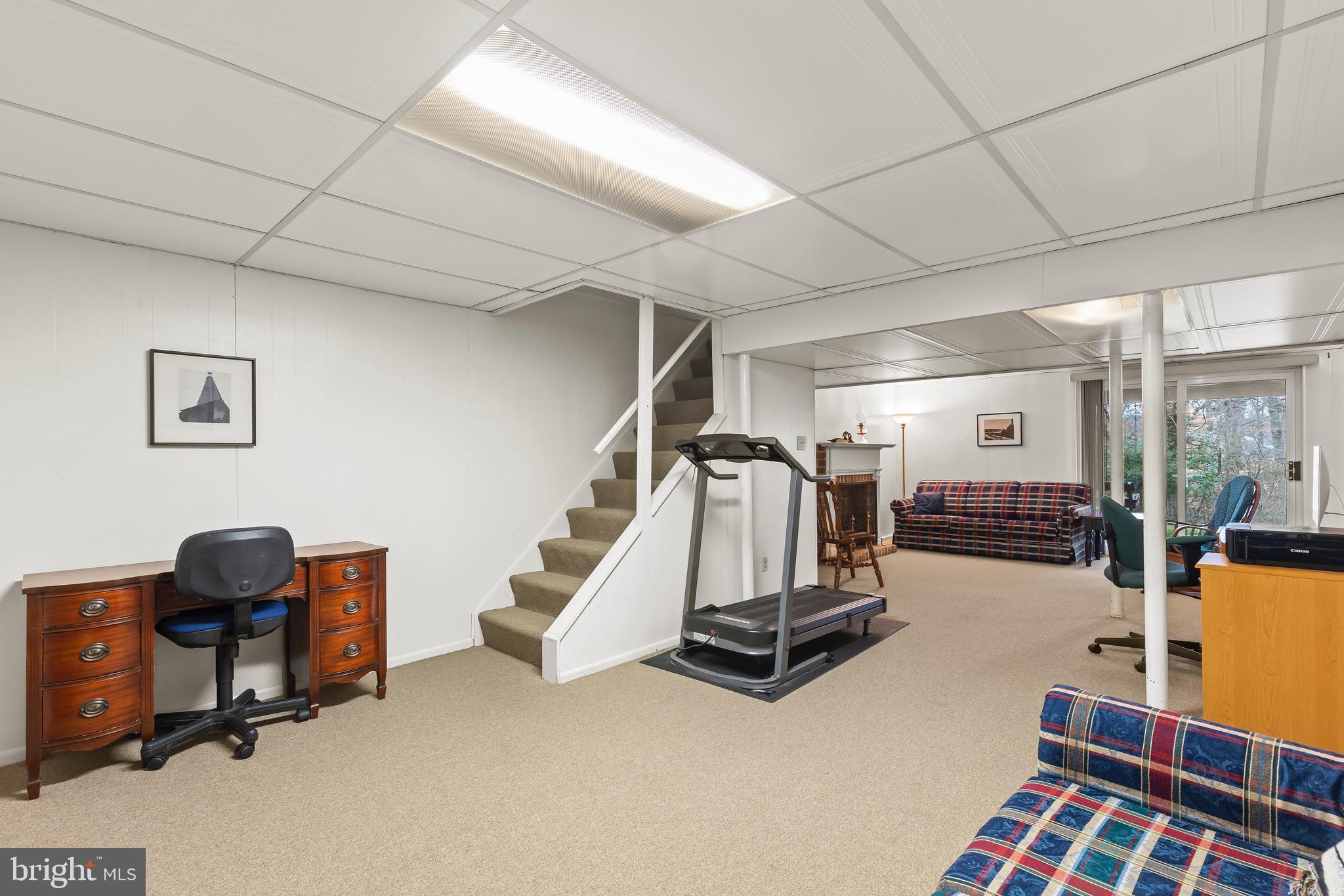 TOWN & COUNTRY APARTMENTS CARNEY - Residential