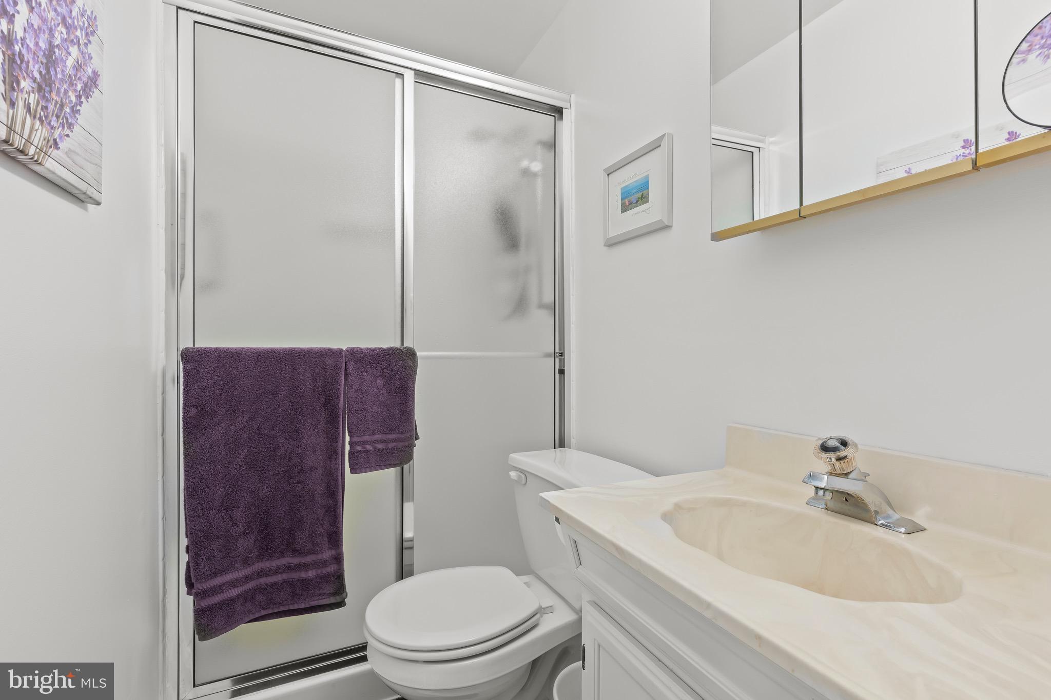 TOWN & COUNTRY APARTMENTS CARNEY - Residential