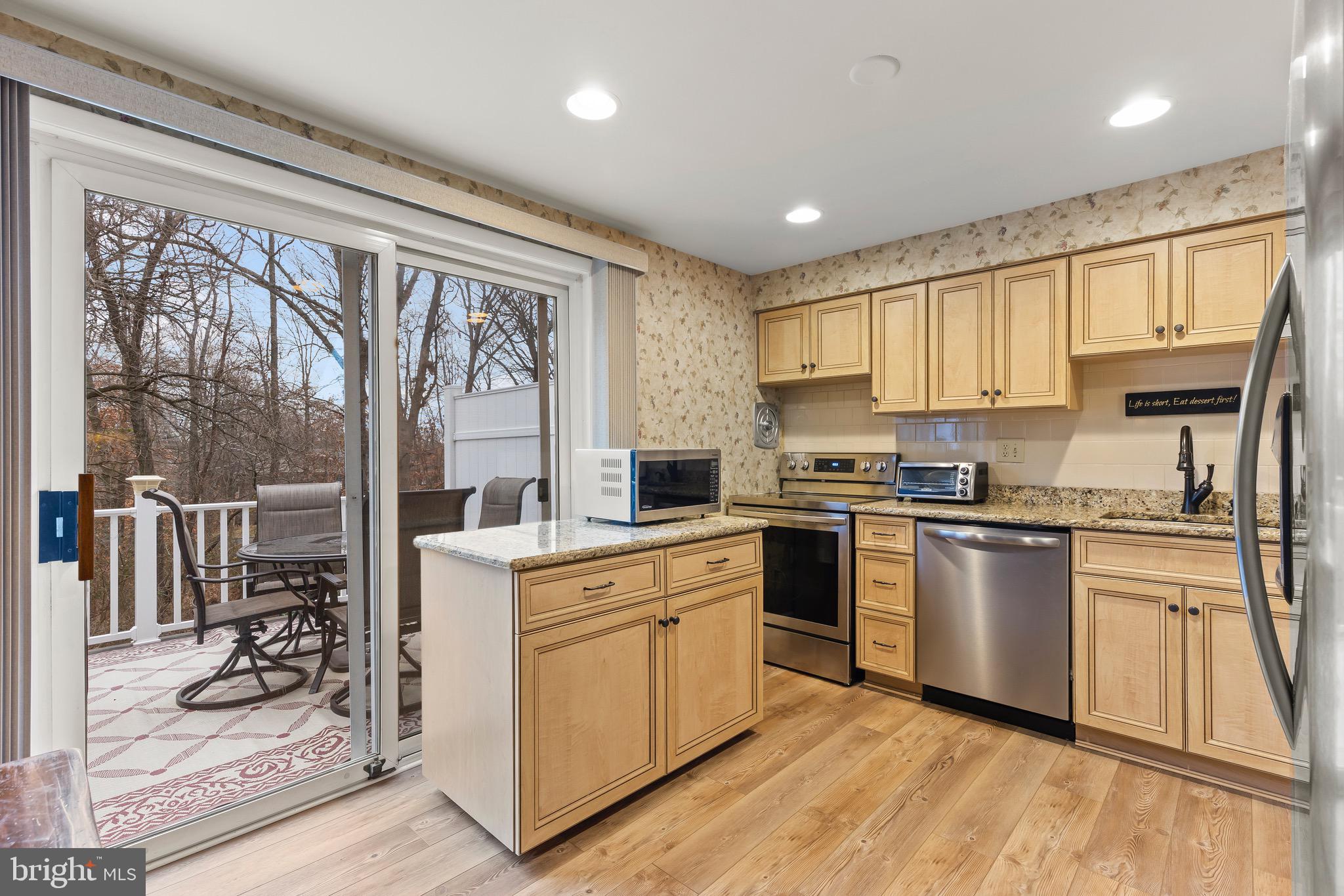 TOWN & COUNTRY APARTMENTS CARNEY - Residential