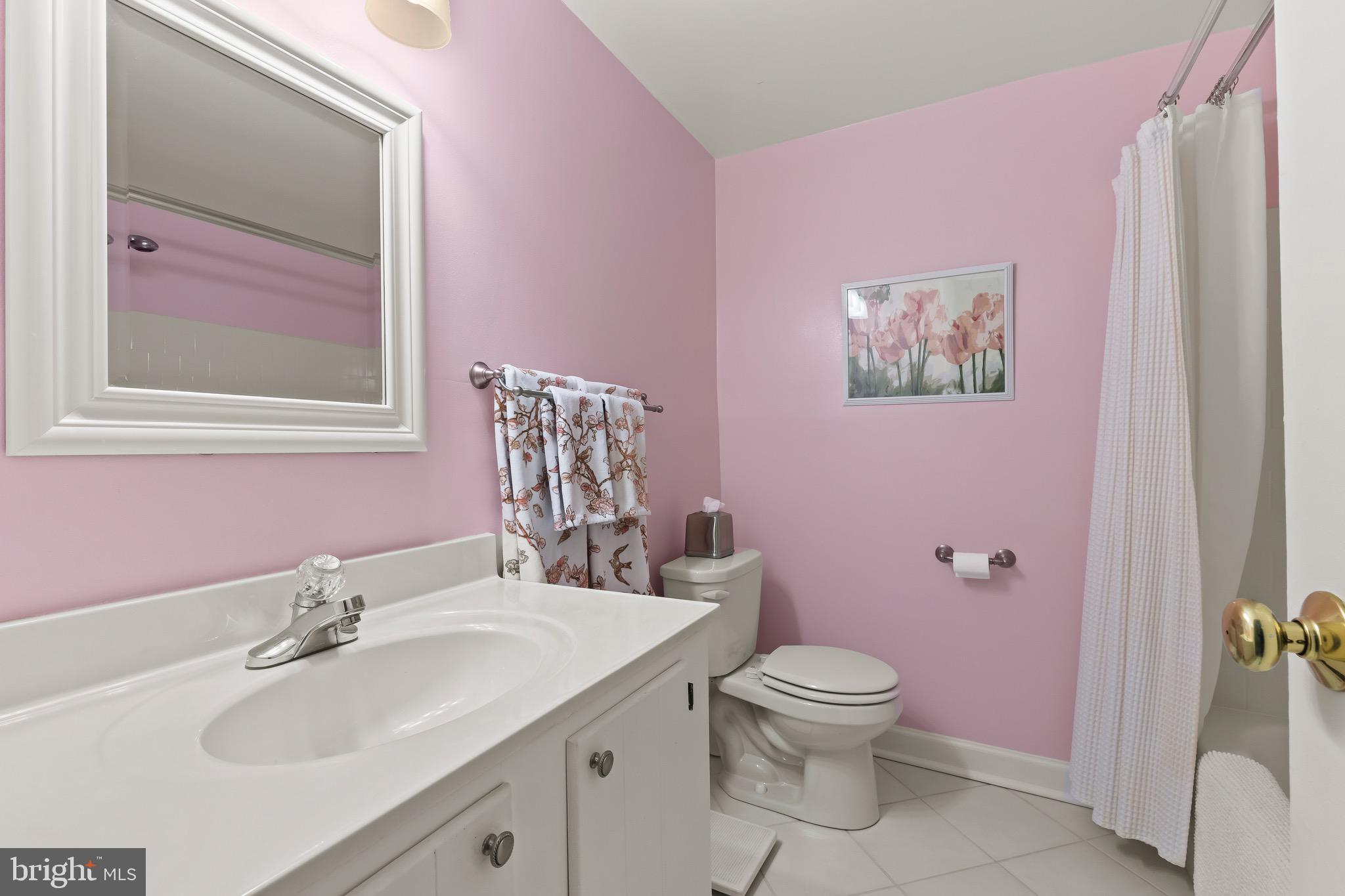 TOWN & COUNTRY APARTMENTS CARNEY - Residential