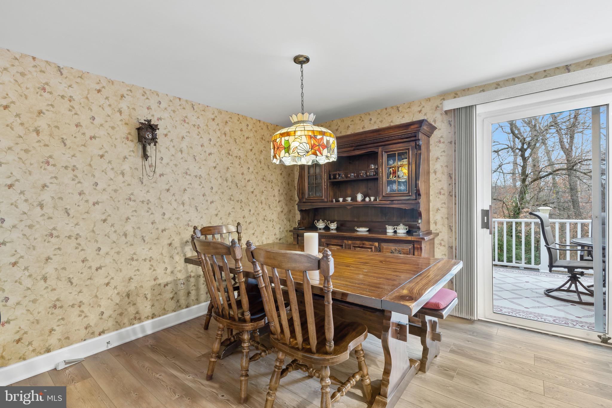 TOWN & COUNTRY APARTMENTS CARNEY - Residential