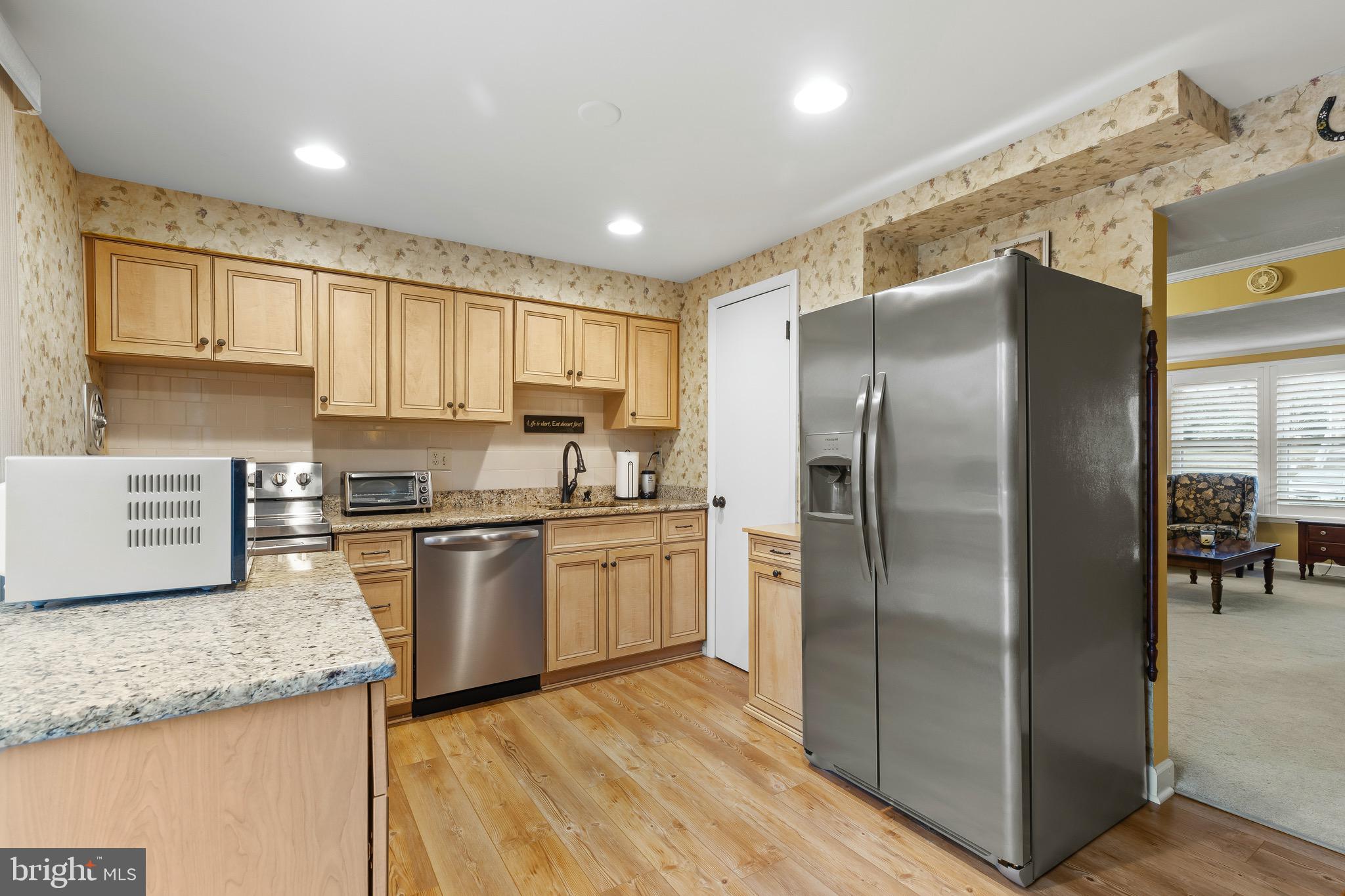 TOWN & COUNTRY APARTMENTS CARNEY - Residential