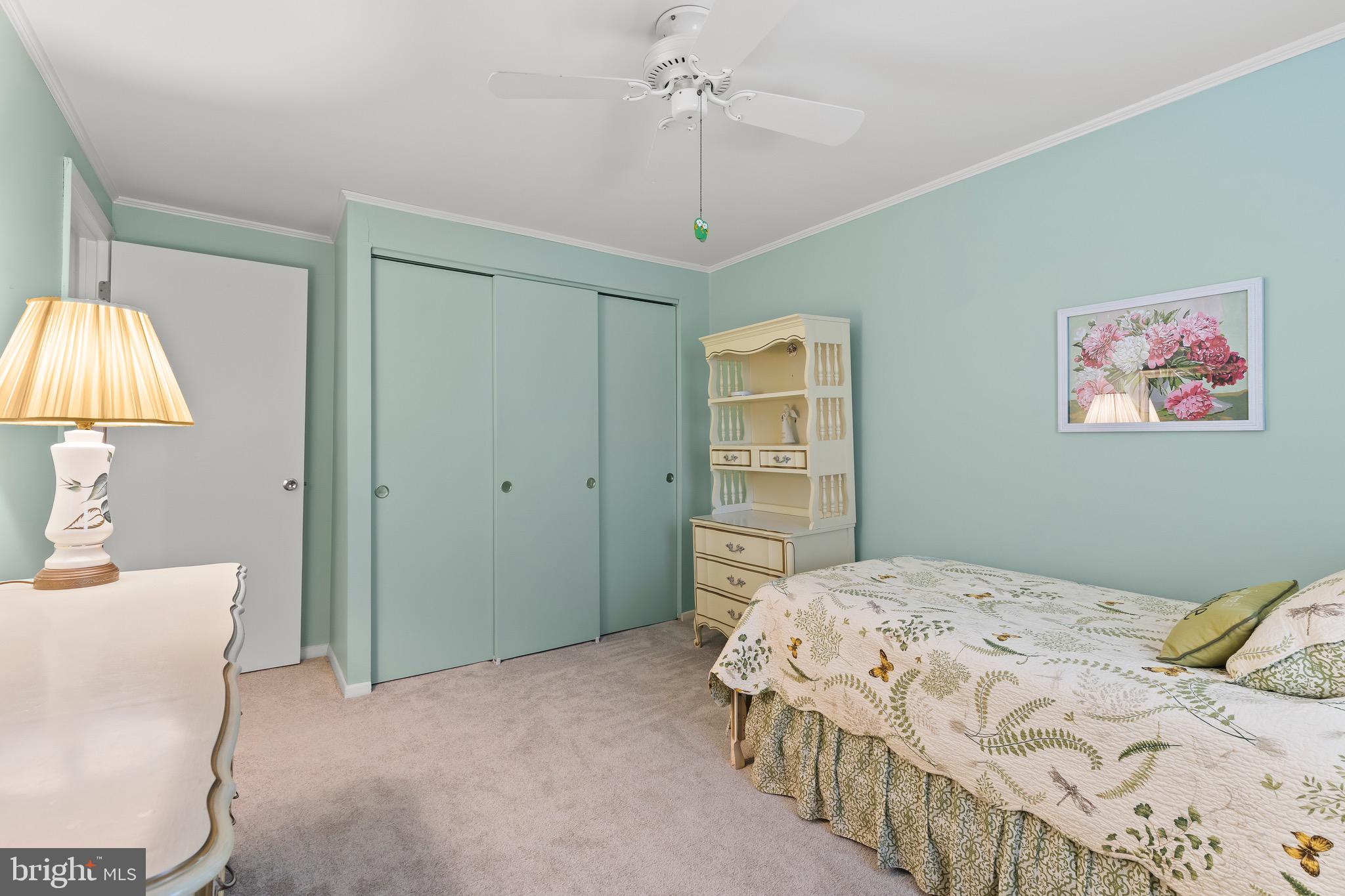 TOWN & COUNTRY APARTMENTS CARNEY - Residential