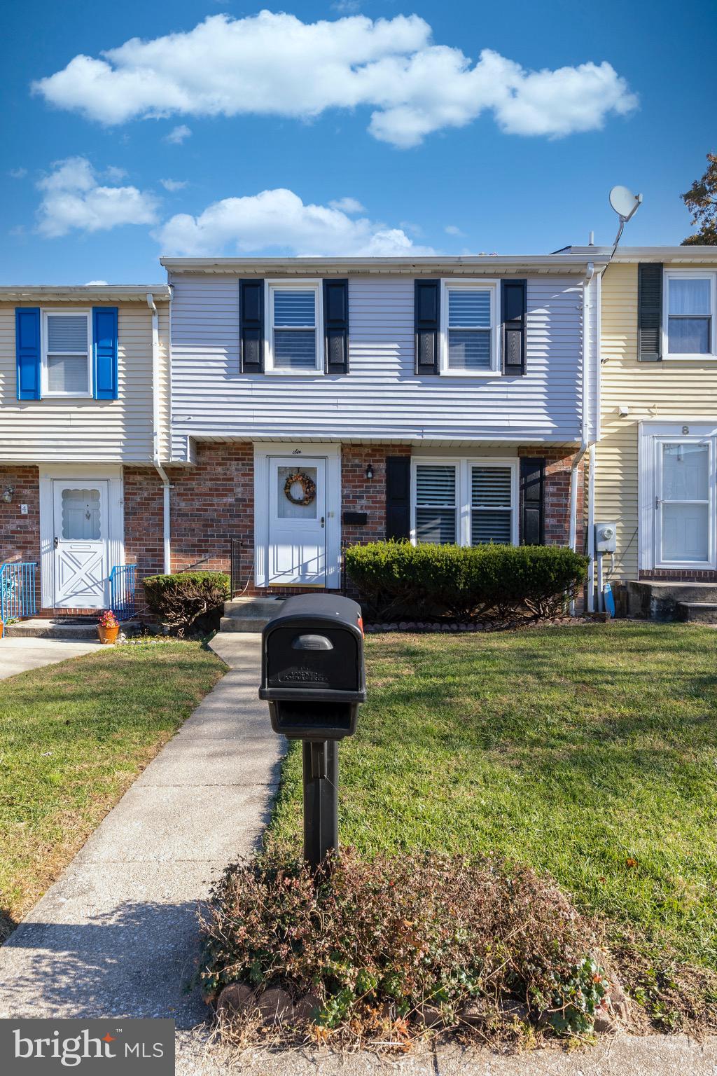 TOWN & COUNTRY APARTMENTS CARNEY - Residential