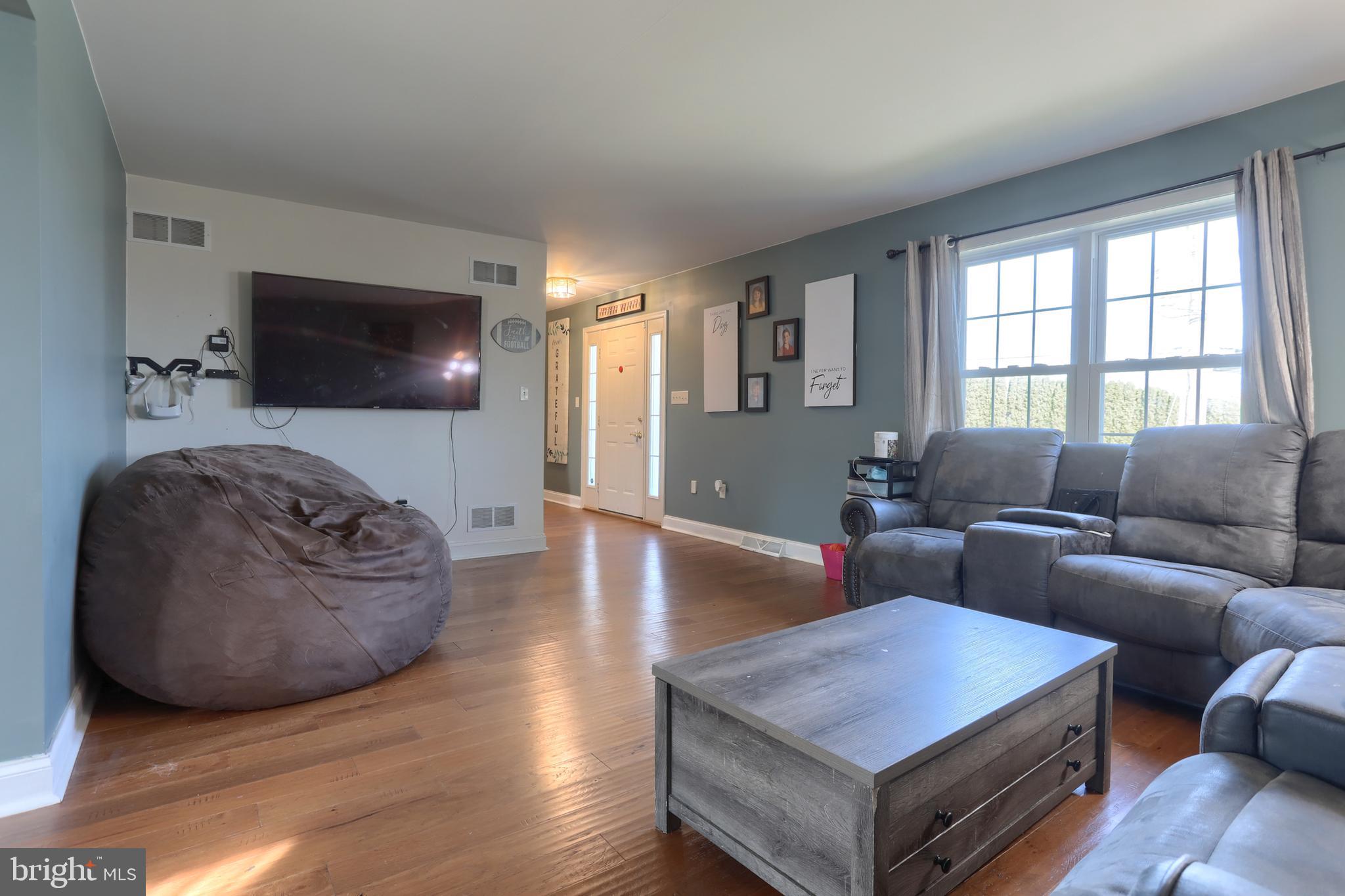 CEDAR HOLLOW - Residential