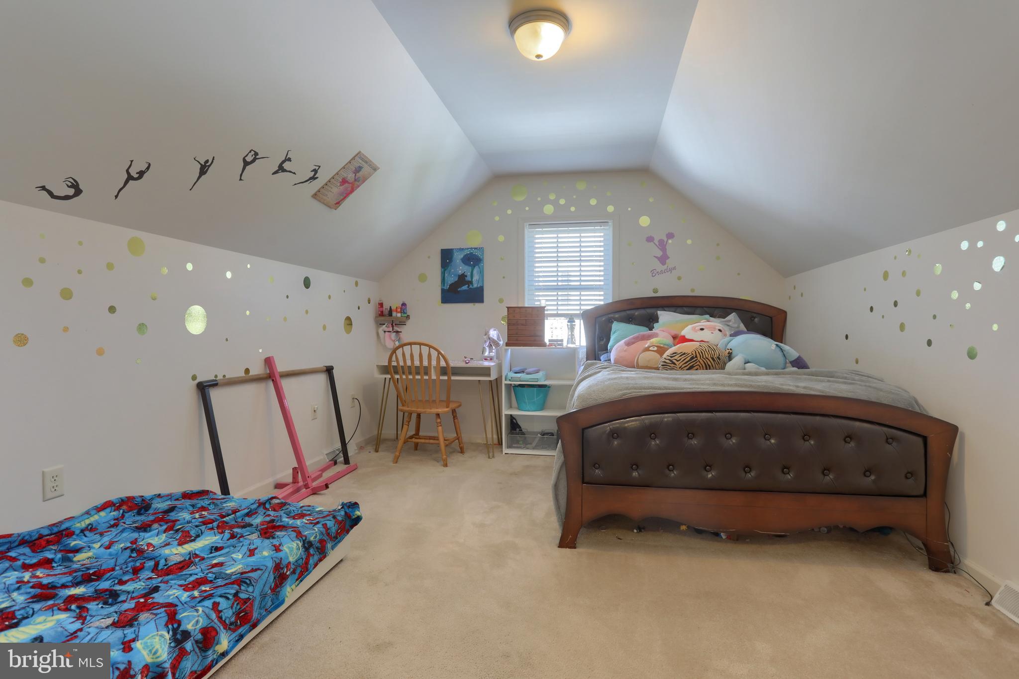 CEDAR HOLLOW - Residential