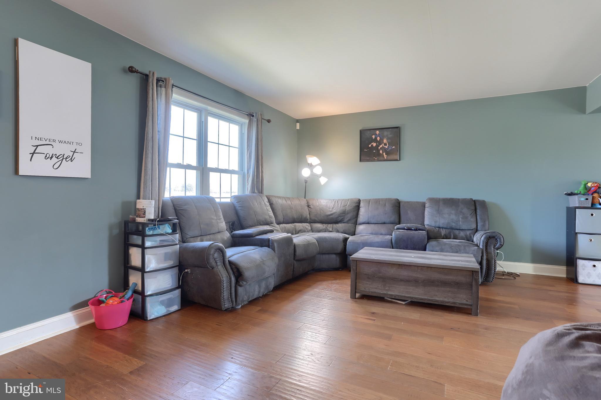 CEDAR HOLLOW - Residential