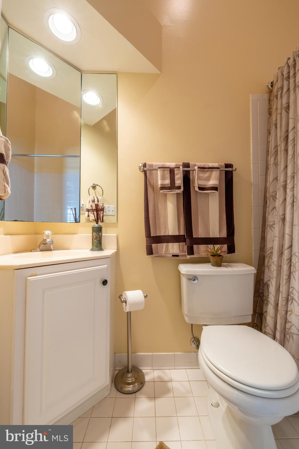 WATERS EDGE AT WOODS LANDING - Residential Lease