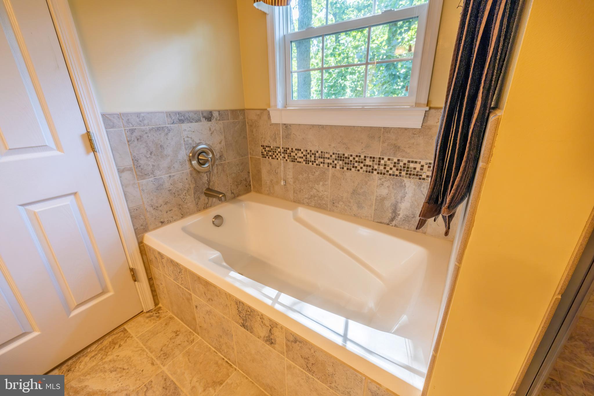 WATERS EDGE AT WOODS LANDING - Residential Lease