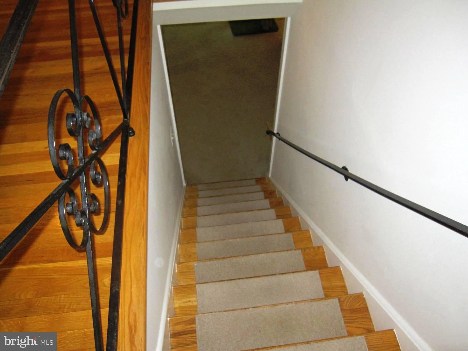 SLEEPY HOLLOW WOODS - Residential Lease