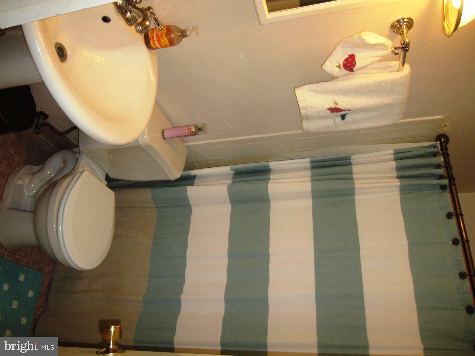 SLEEPY HOLLOW WOODS - Residential Lease