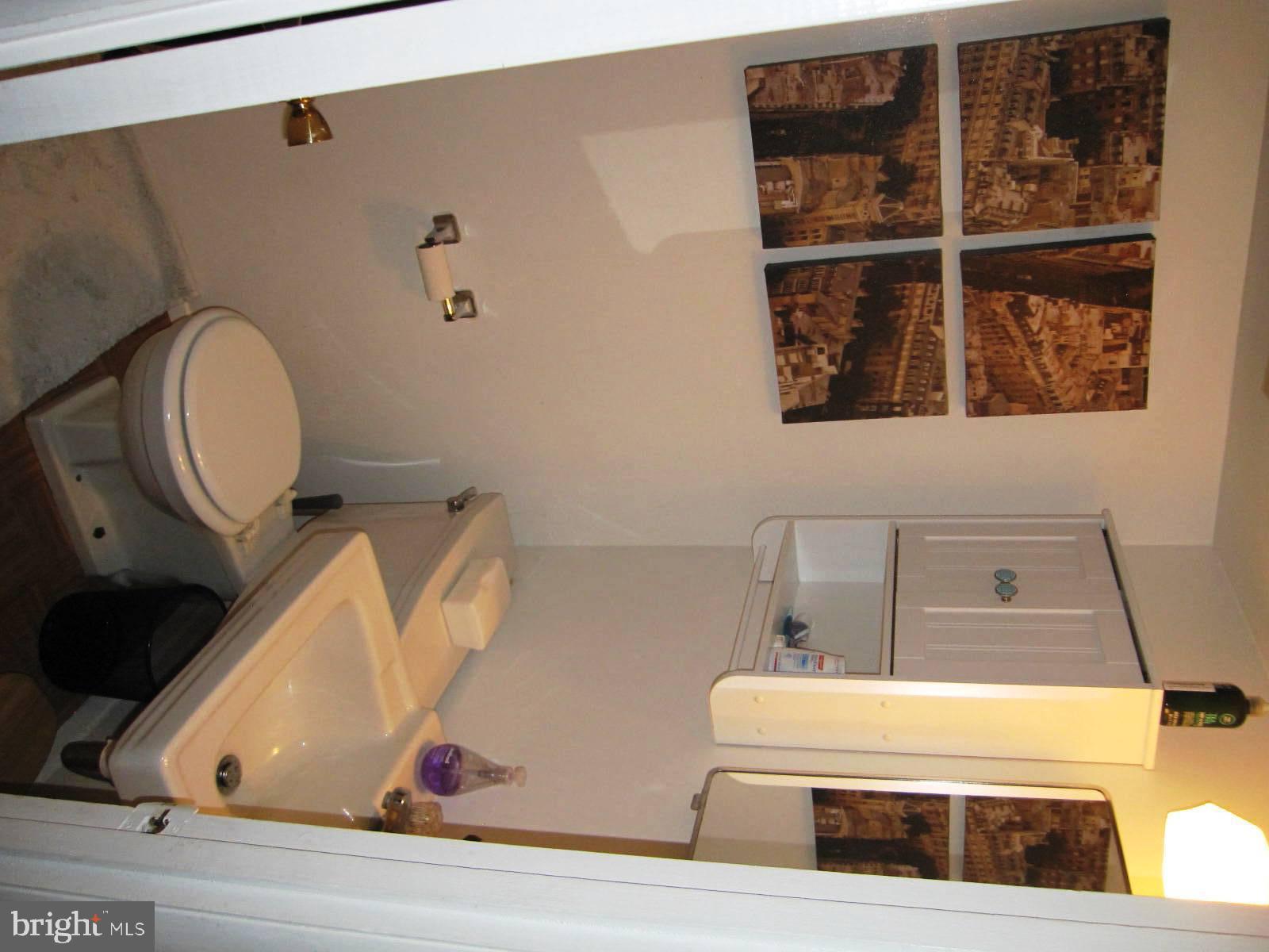 SLEEPY HOLLOW WOODS - Residential Lease