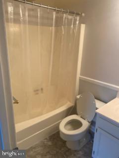 PINEWOOD PARK - Residential Lease