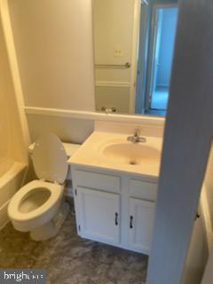 PINEWOOD PARK - Residential Lease