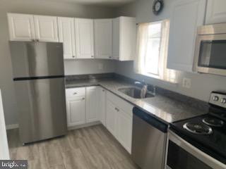 PINEWOOD PARK - Residential Lease