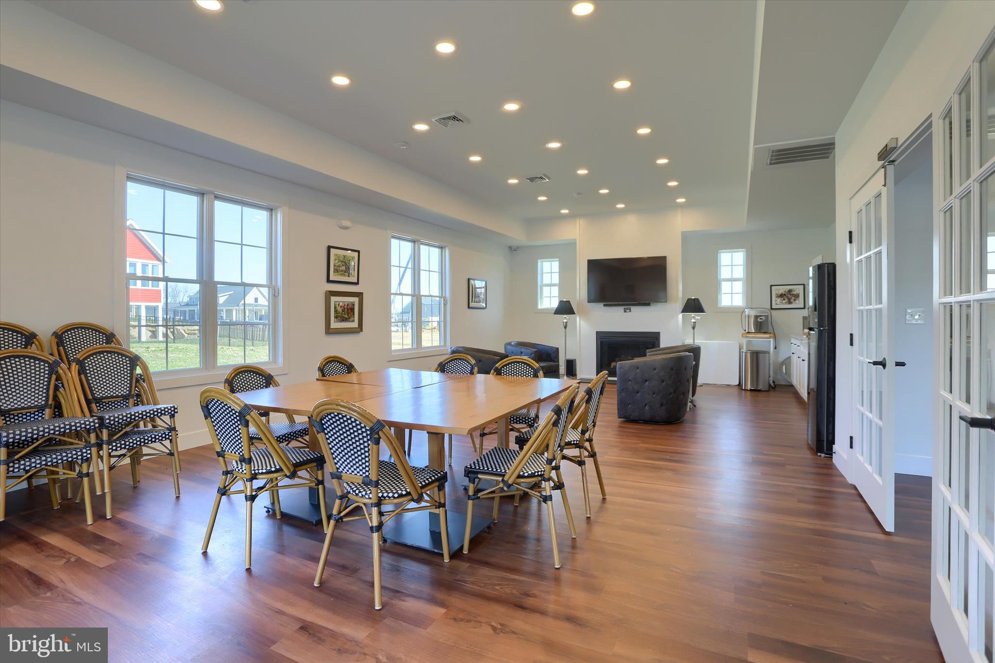 THE PORCHES OF ALLENBERRY - Residential