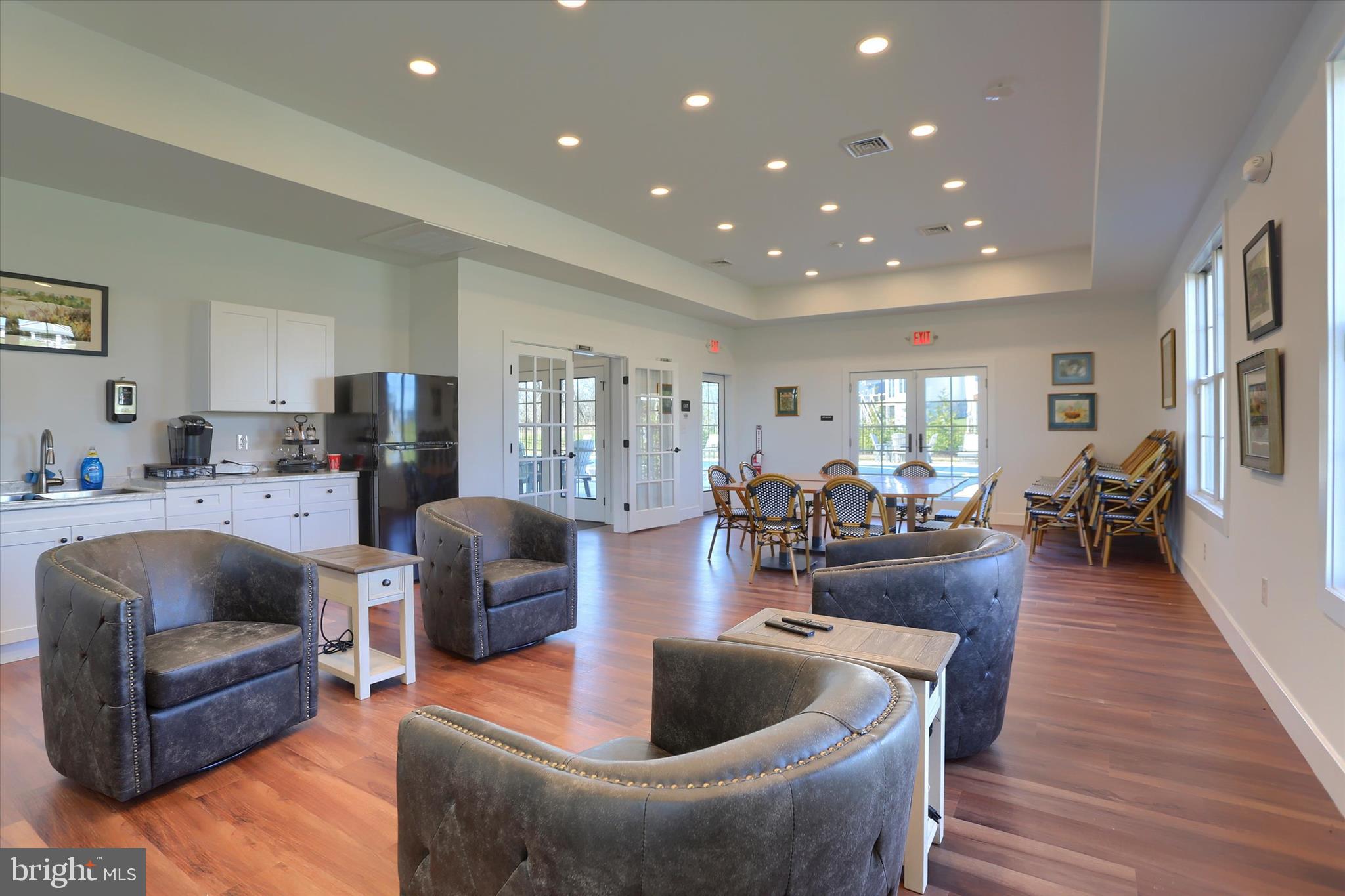 THE PORCHES OF ALLENBERRY - Residential