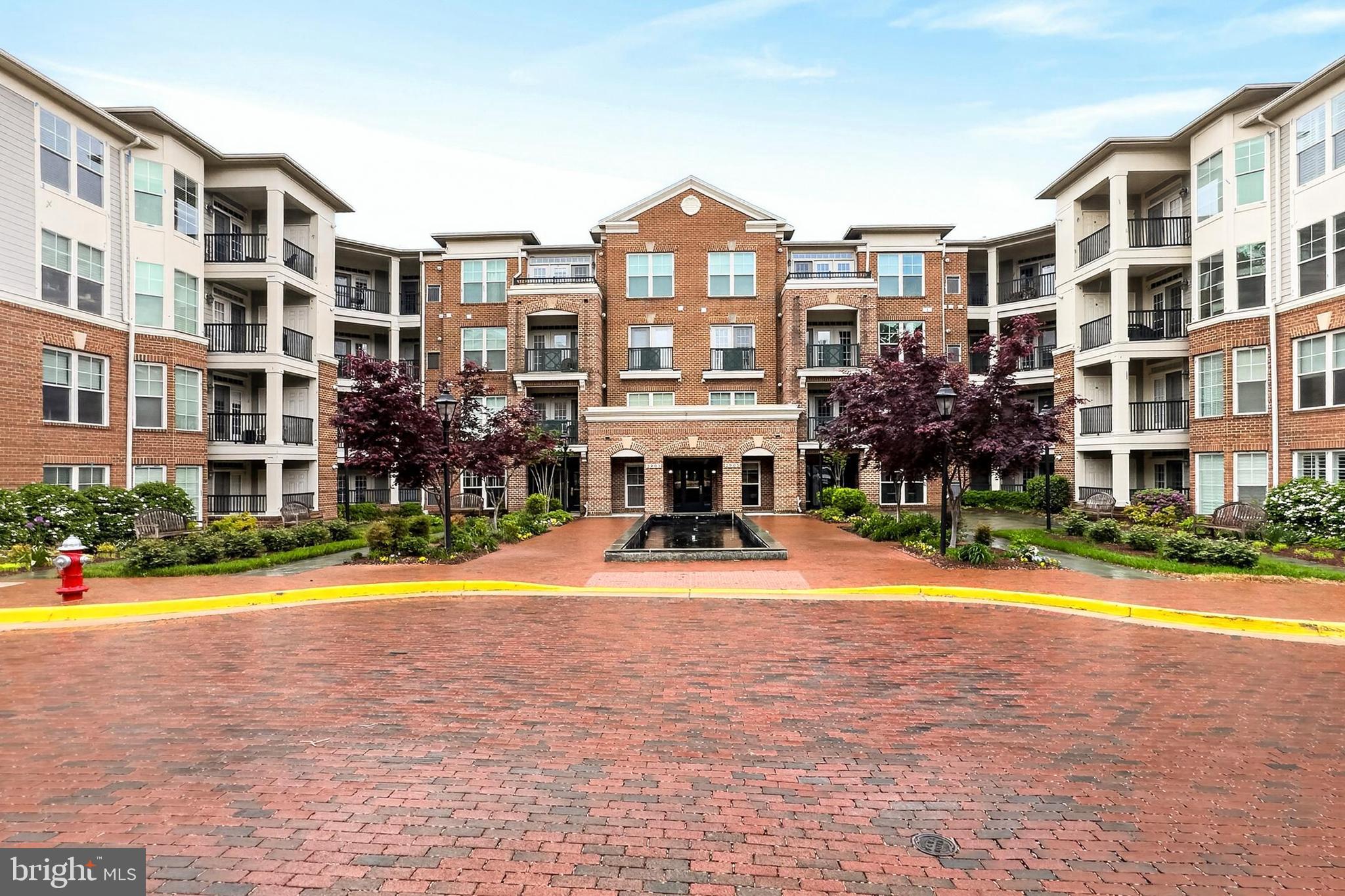 2903 SAINTSBURY PLAZA 203