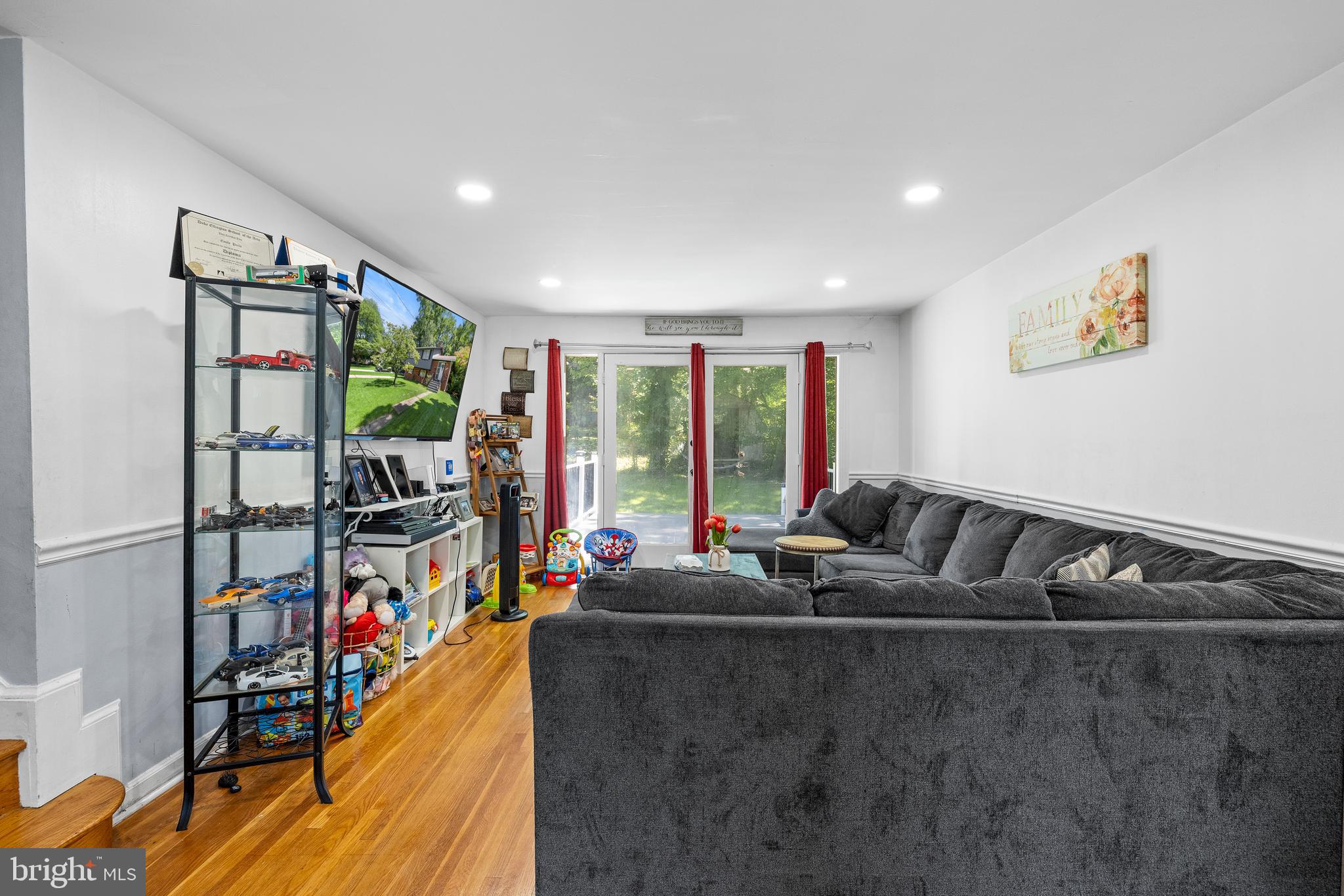 COLLEGE PARK ESTATES - Residential