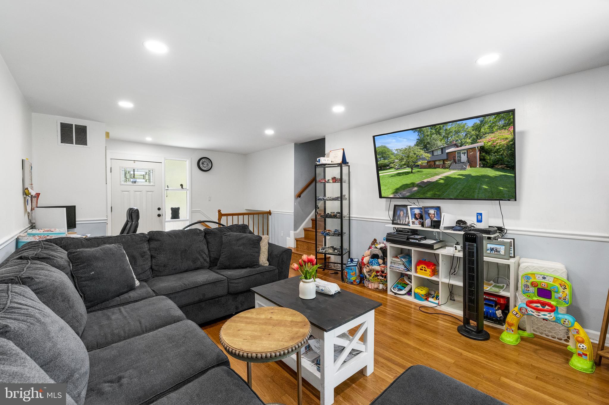 7519 SWEETBRIAR DRIVE