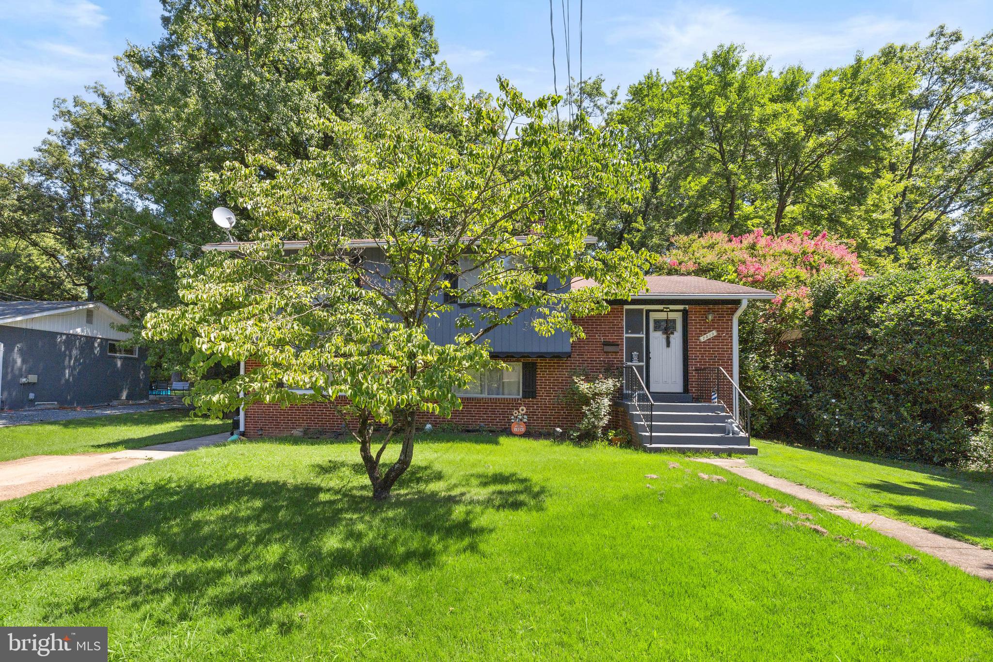 7519 SWEETBRIAR DRIVE