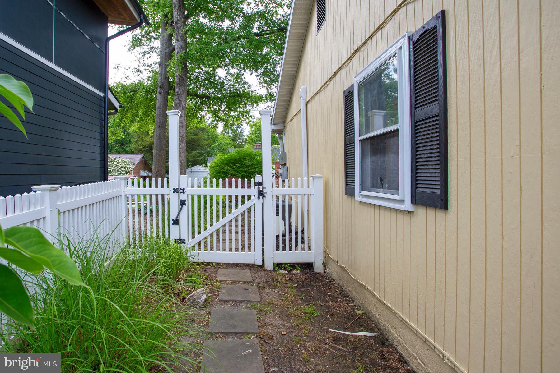 COLONY HILLS - Residential