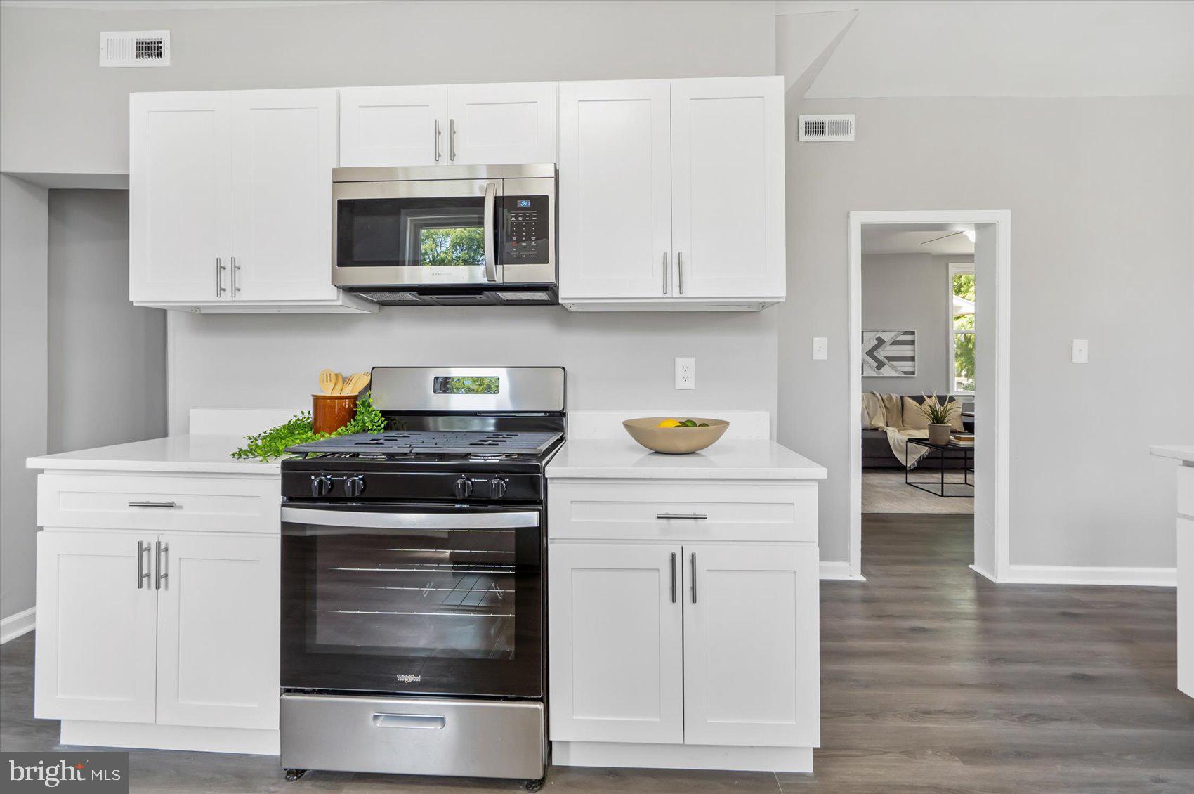 MORAVIA PARK - Residential