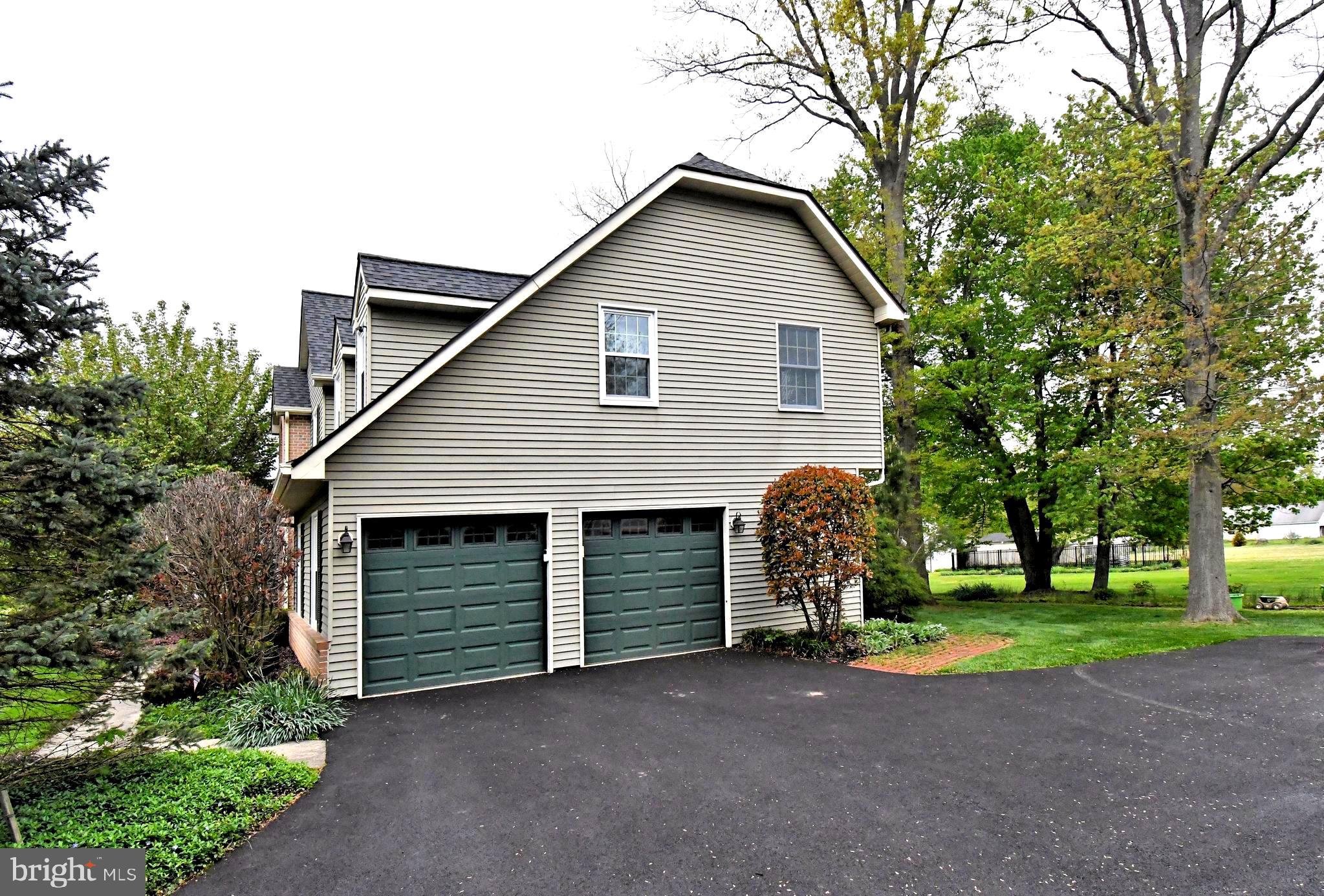 116 ROSEWOOD DRIVE