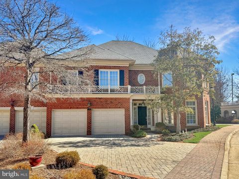 3811 N RANDOLPH COURT ARLINGTON VA 22207