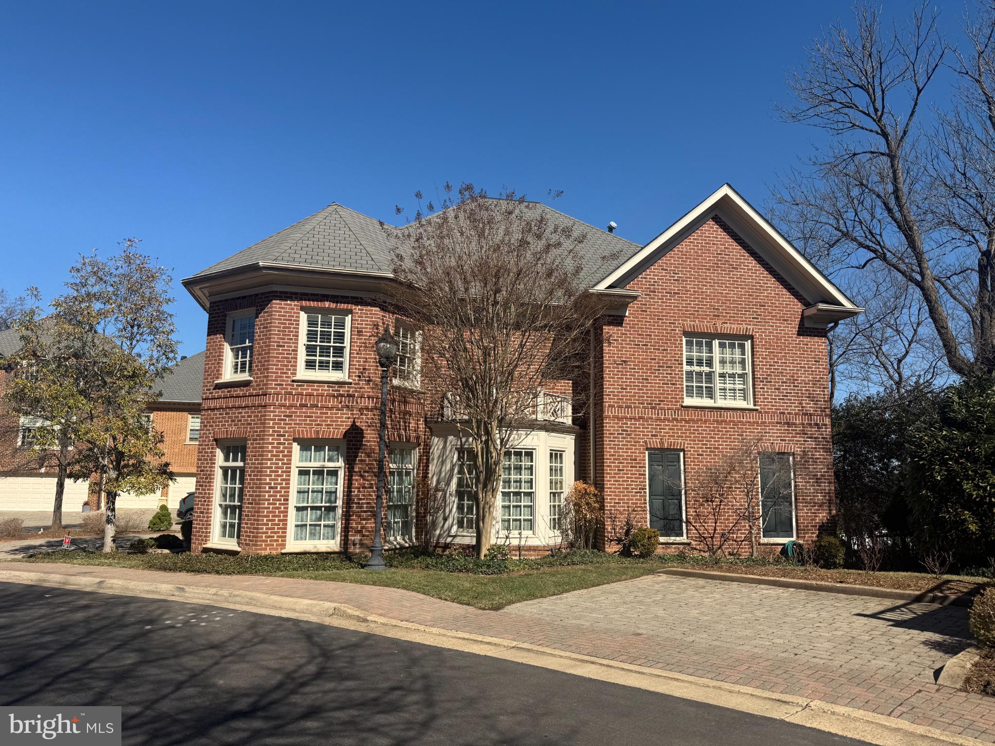 3811 N RANDOLPH COURT