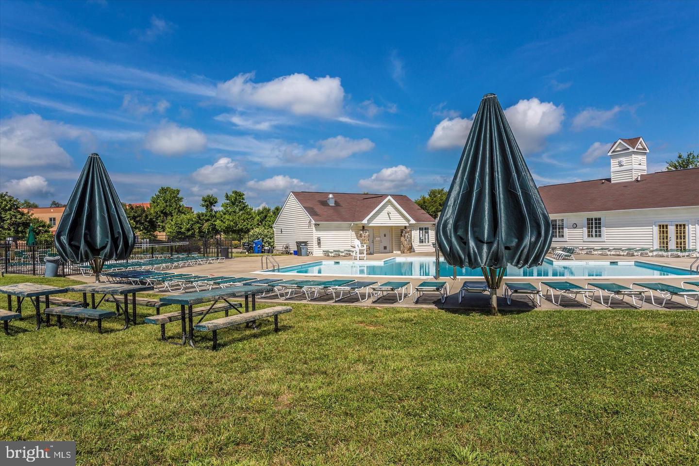 WELLINGTON TRACE - Residential