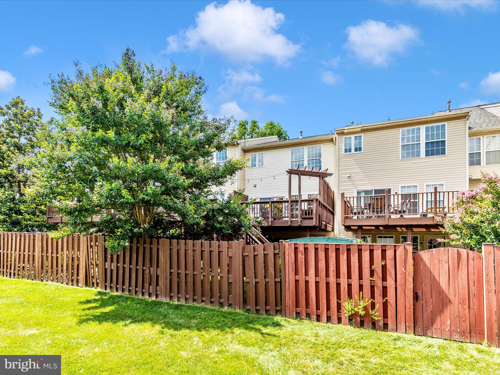 WELLINGTON TRACE - Residential