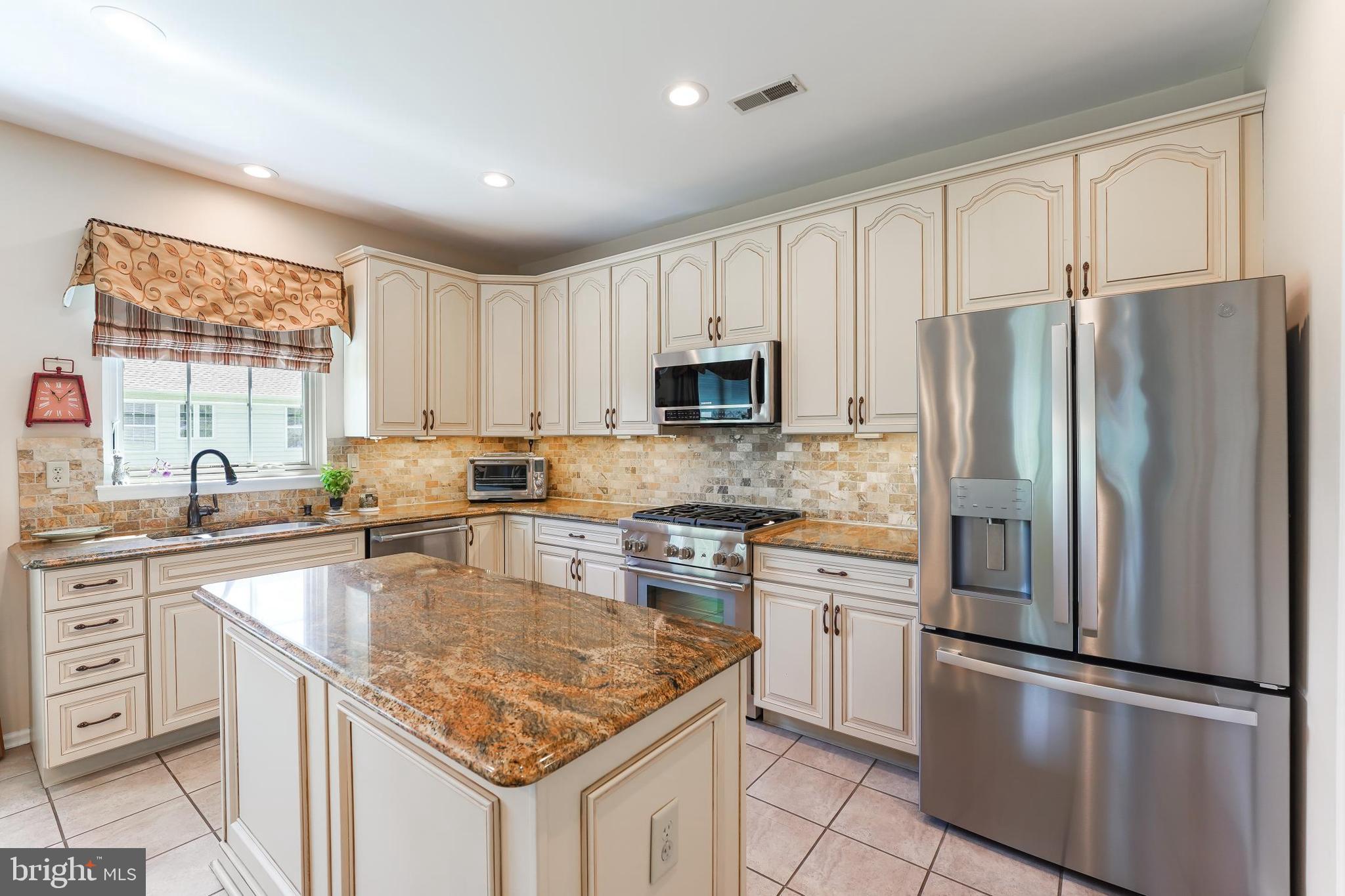 HILLVIEW - Residential