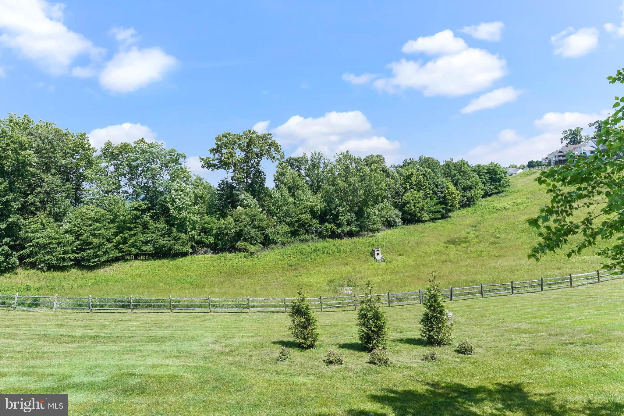 HILLVIEW - Residential