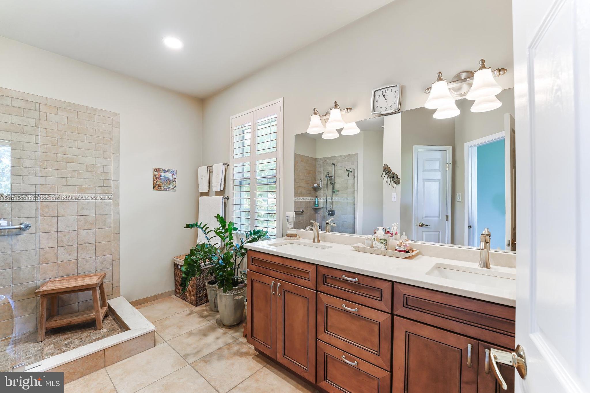 HILLVIEW - Residential