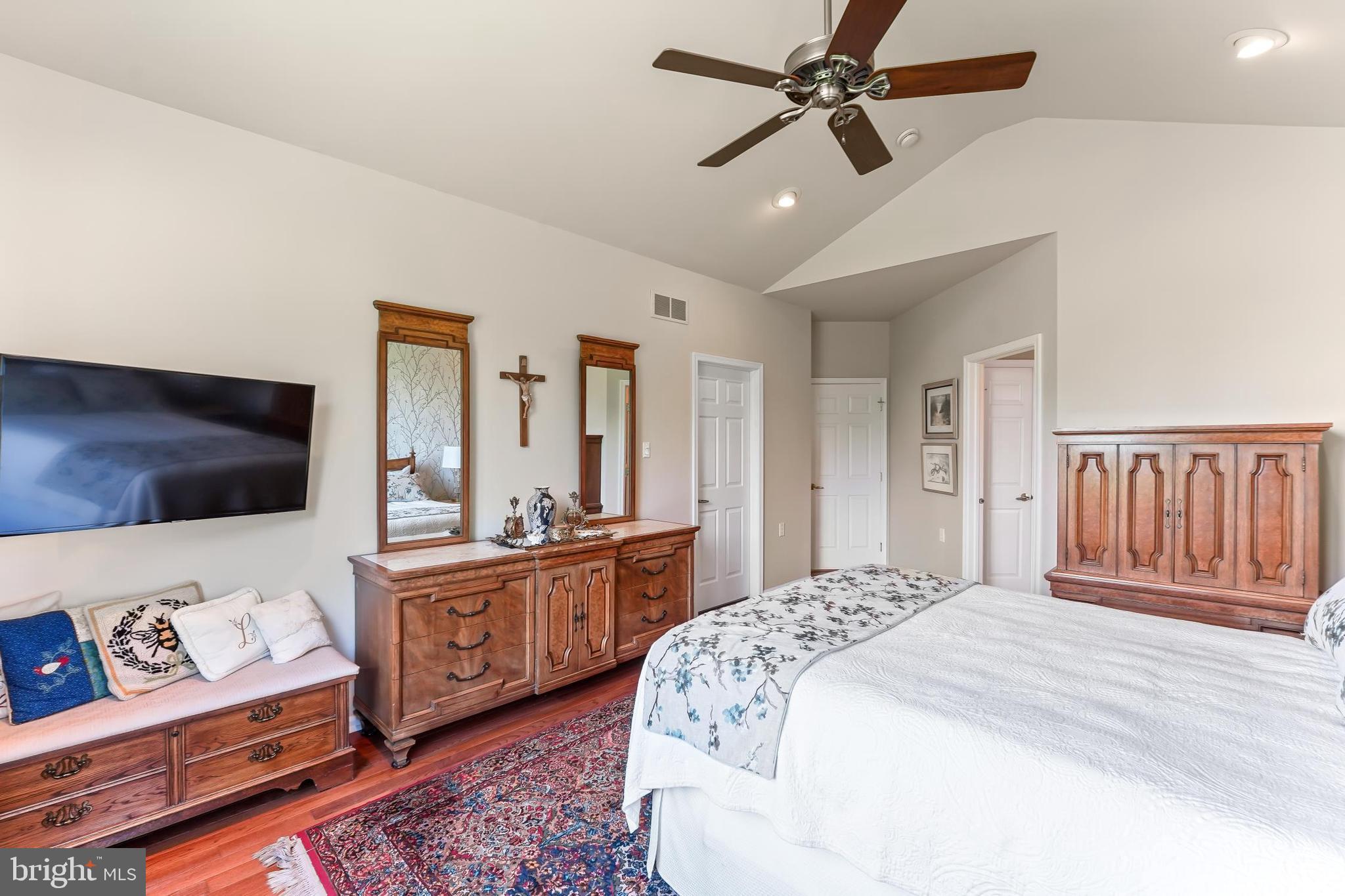 HILLVIEW - Residential