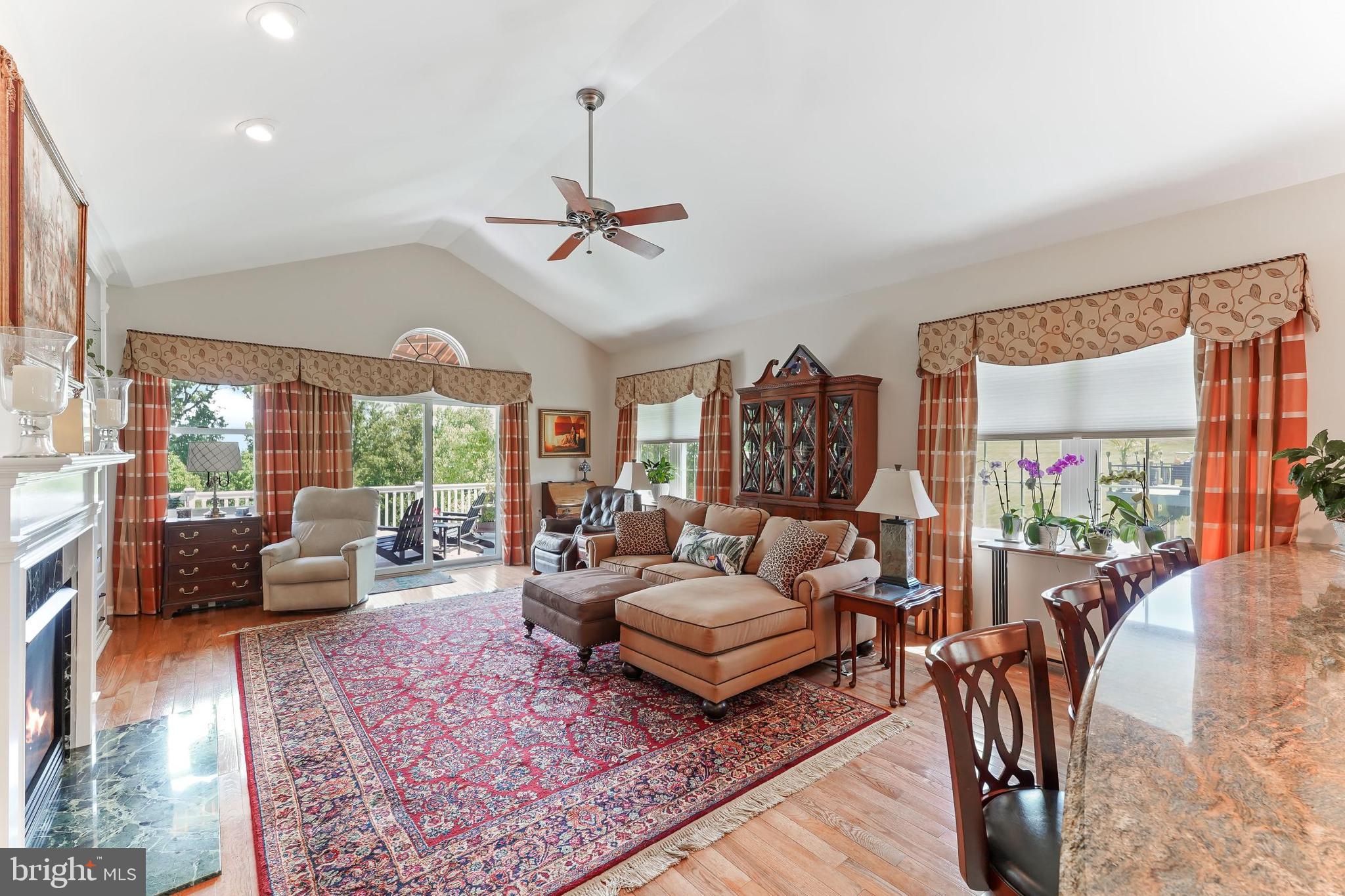 HILLVIEW - Residential