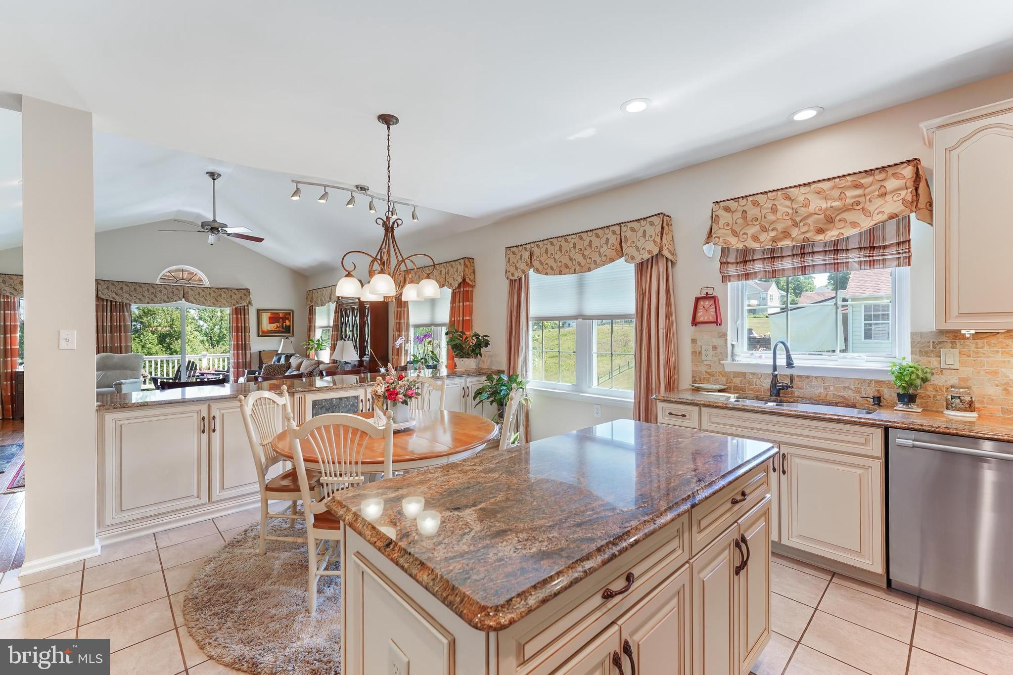 HILLVIEW - Residential