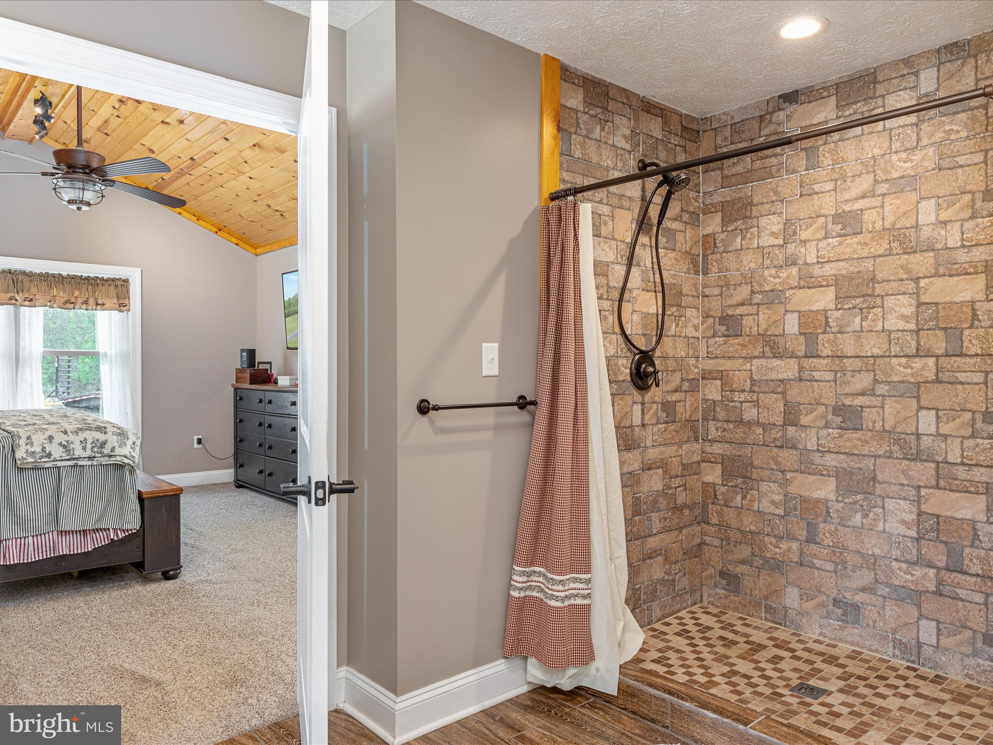 CHRISTOPHER WOODS - Residential